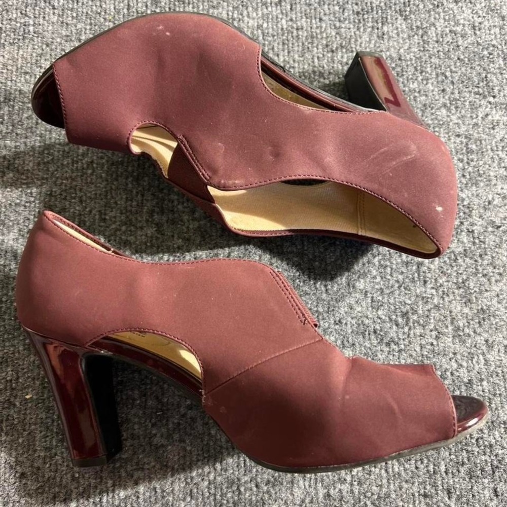 LifeStride Carla Womens 8.5M Burgundy Peep Toe Heels Soft System Maroon Shoes